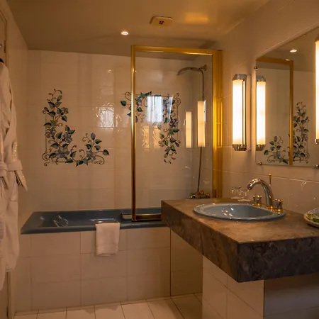 호텔 Chateau Des Bondons Ei 3*