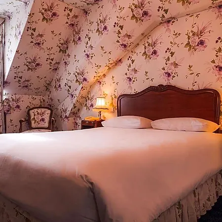 Hotel Chateau Des Bondons Ei 3*
