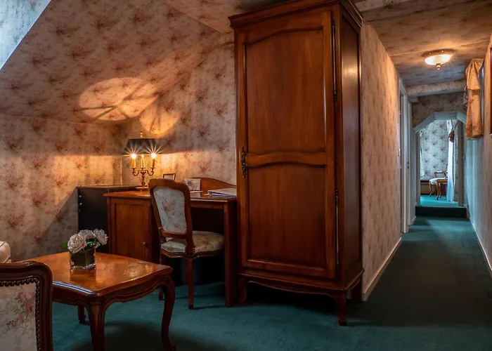 Hotel Chateau Des Bondons Ei 3*