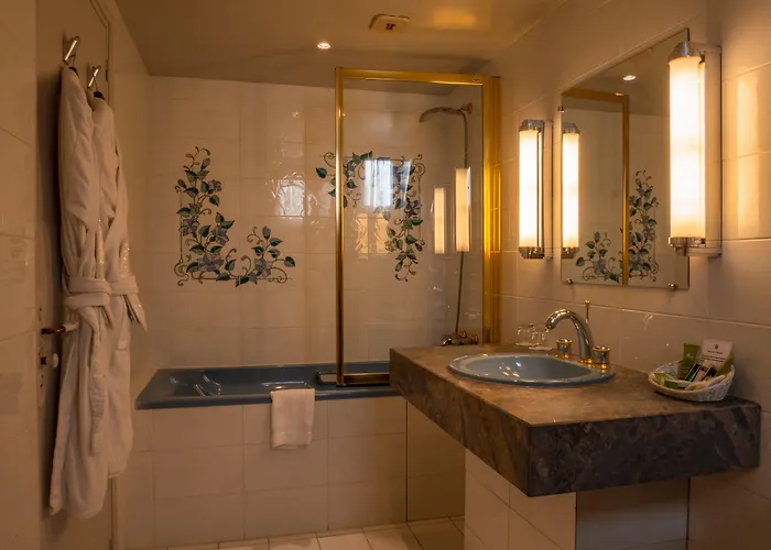 Hotel Chateau Des Bondons Ei 3*